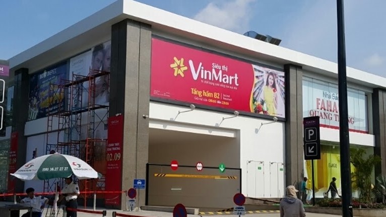 HCM: Trạm sạc VinFast - Vincom Plaza Quang Trung, bãi xe ngoài trời